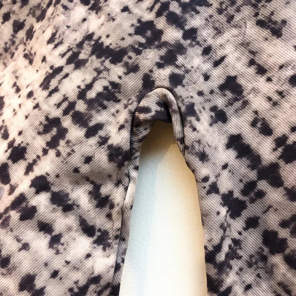 Spanx Patterned Bohemian Mid Rise Cropped Seamless Leggings Women's XS - Picture 4 of 6